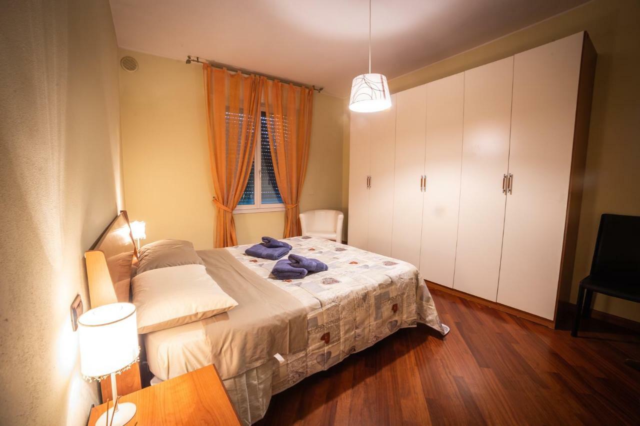 Appartement Cinematic Modern Flat, 100 Mt Da Ospedale à Ravenne Extérieur photo